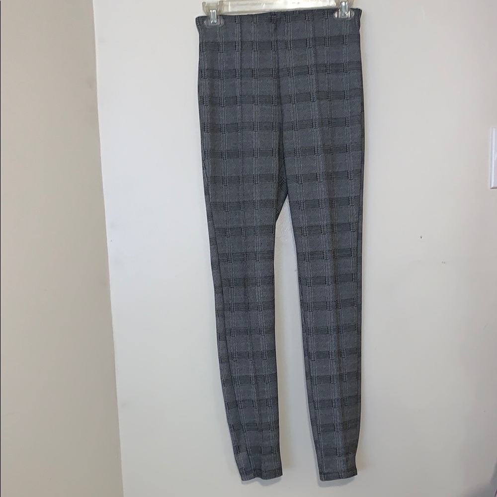 Tahari Gray Plaid Skinny Pants